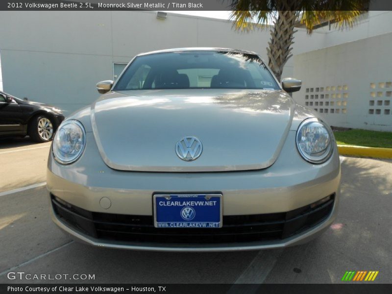 Moonrock Silver Metallic / Titan Black 2012 Volkswagen Beetle 2.5L