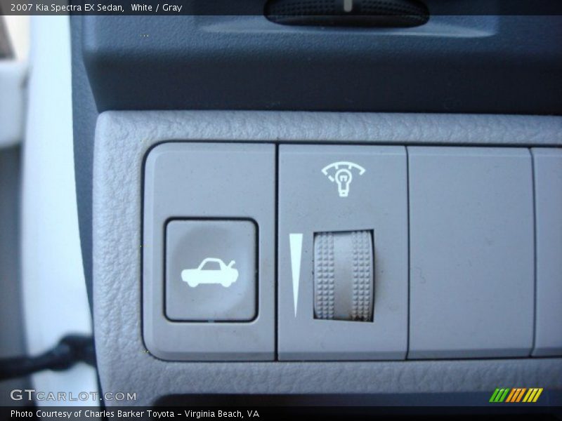 White / Gray 2007 Kia Spectra EX Sedan