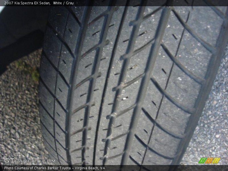 White / Gray 2007 Kia Spectra EX Sedan