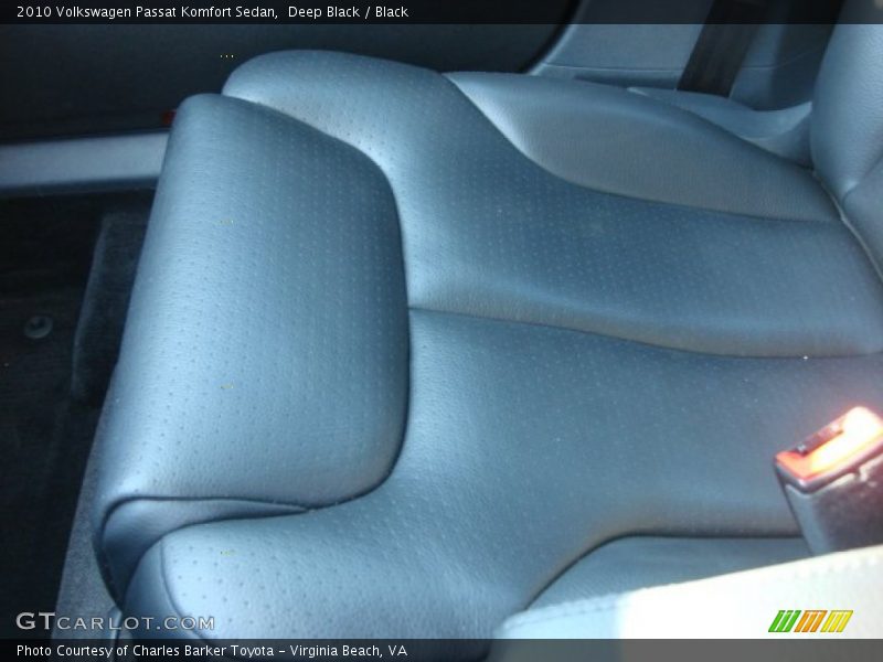 Deep Black / Black 2010 Volkswagen Passat Komfort Sedan