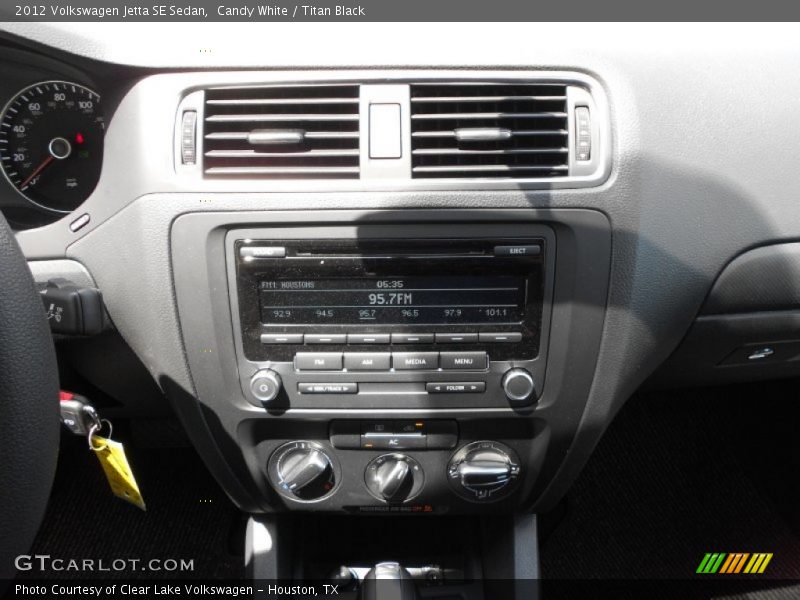 Candy White / Titan Black 2012 Volkswagen Jetta SE Sedan