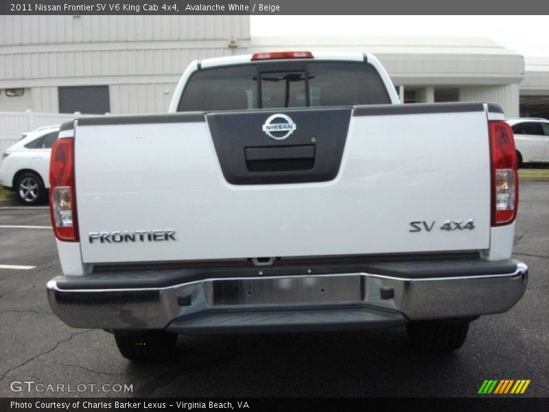 Avalanche White / Beige 2011 Nissan Frontier SV V6 King Cab 4x4