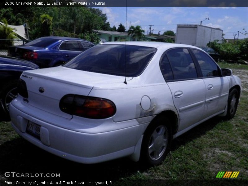 Bright White / Neutral 2000 Chevrolet Malibu LS Sedan