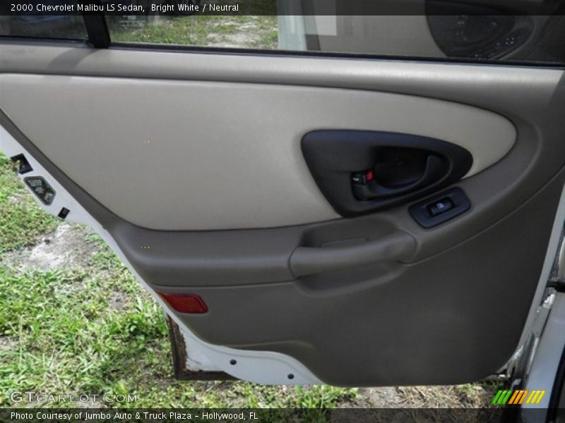Bright White / Neutral 2000 Chevrolet Malibu LS Sedan