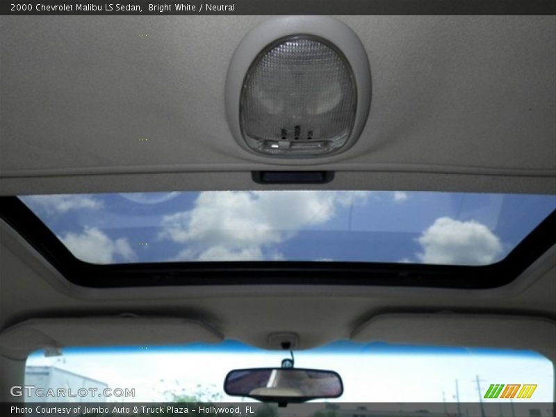 Bright White / Neutral 2000 Chevrolet Malibu LS Sedan