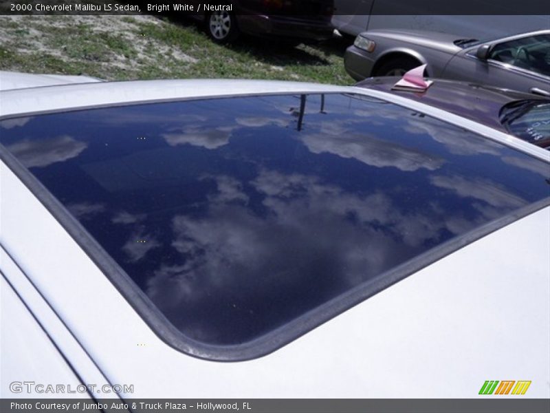 Bright White / Neutral 2000 Chevrolet Malibu LS Sedan