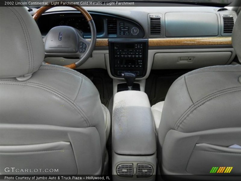 Light Parchment Gold Metallic / Light Parchment 2002 Lincoln Continental