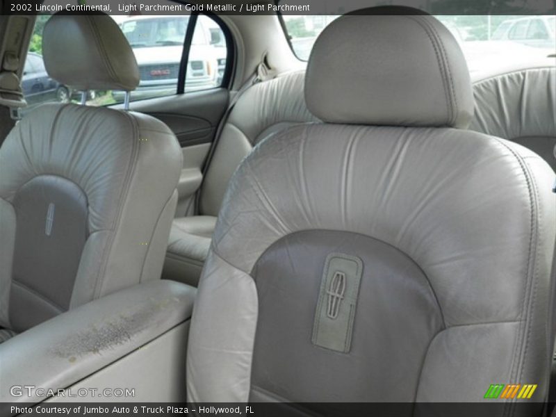 Light Parchment Gold Metallic / Light Parchment 2002 Lincoln Continental