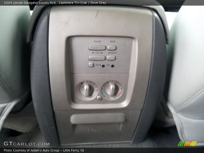 Cashmere Tri-Coat / Dove Grey 2004 Lincoln Navigator Luxury 4x4