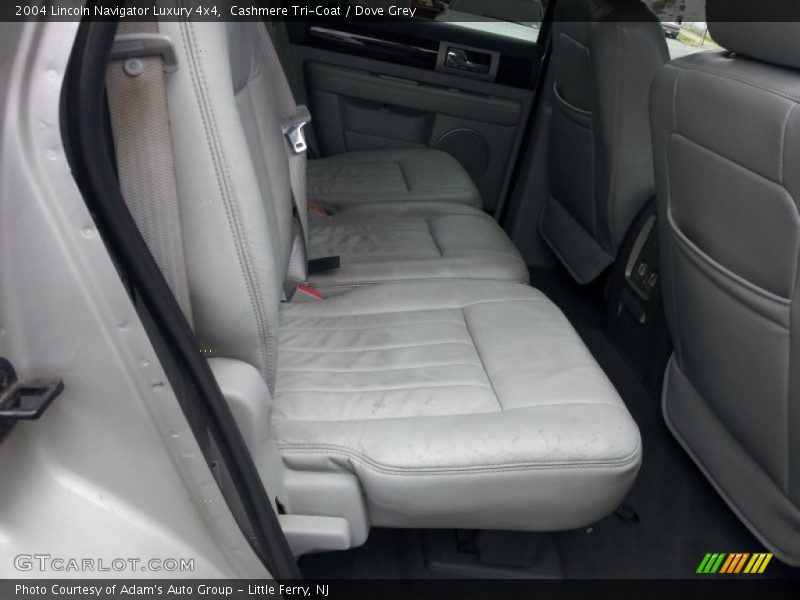 Cashmere Tri-Coat / Dove Grey 2004 Lincoln Navigator Luxury 4x4