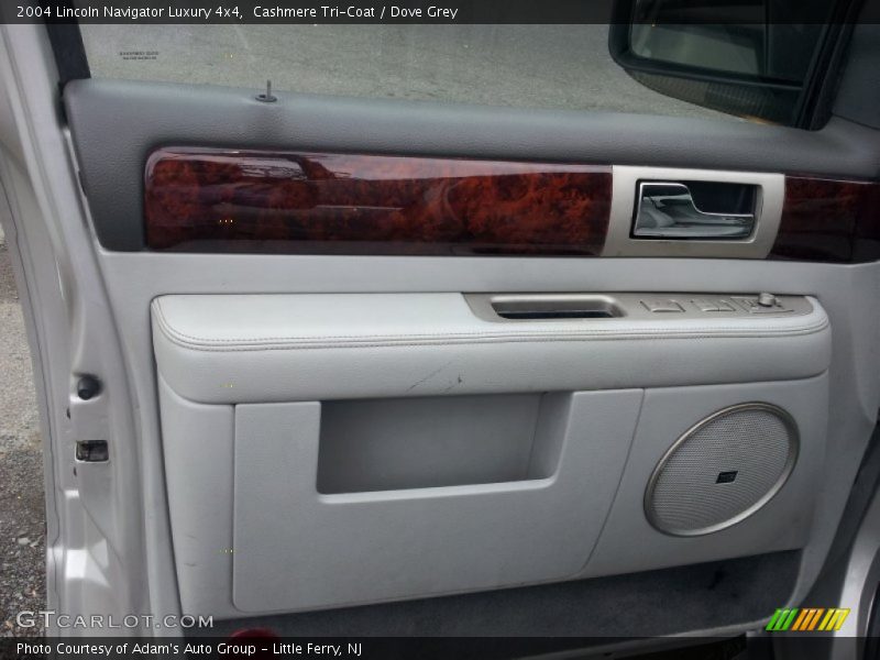 Cashmere Tri-Coat / Dove Grey 2004 Lincoln Navigator Luxury 4x4