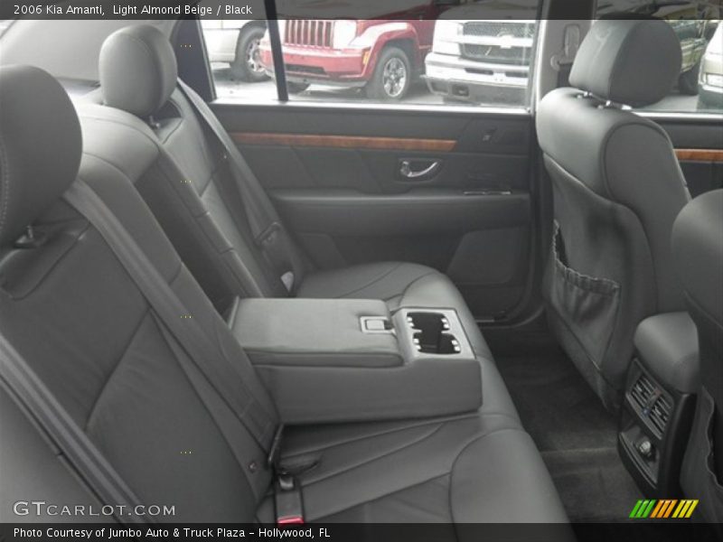 Light Almond Beige / Black 2006 Kia Amanti