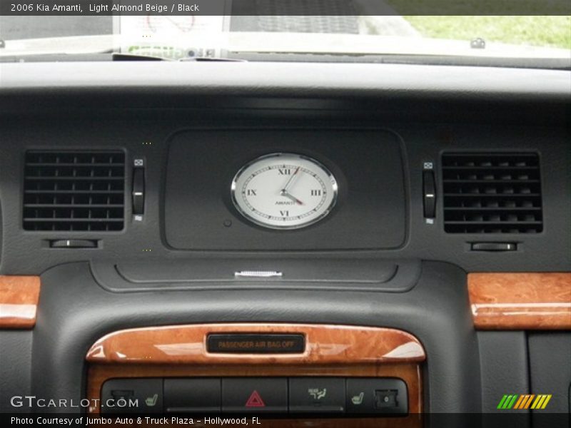 Light Almond Beige / Black 2006 Kia Amanti