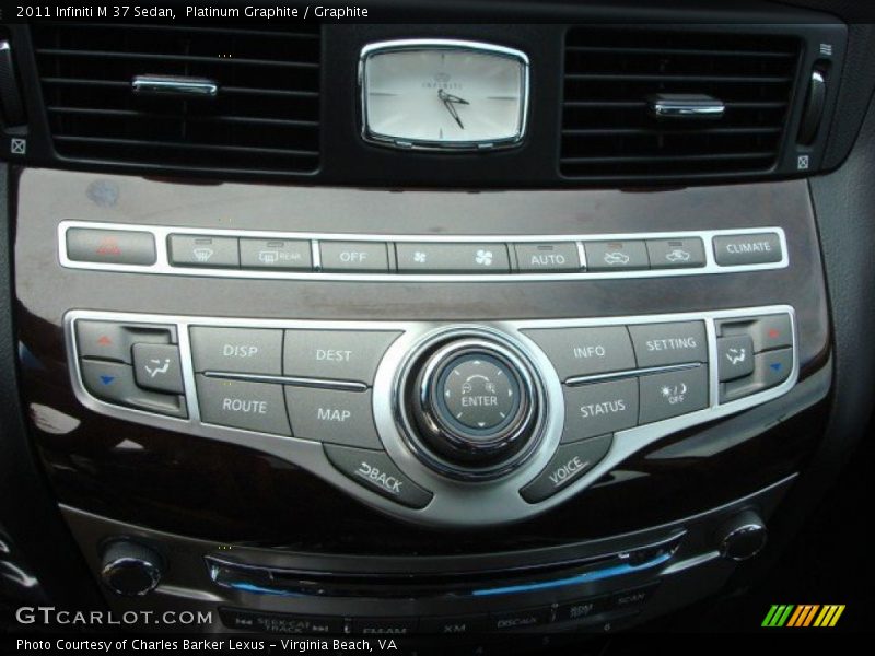 Controls of 2011 M 37 Sedan