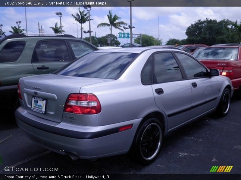 Silver Metallic / Taupe/Light Taupe 2002 Volvo S40 1.9T
