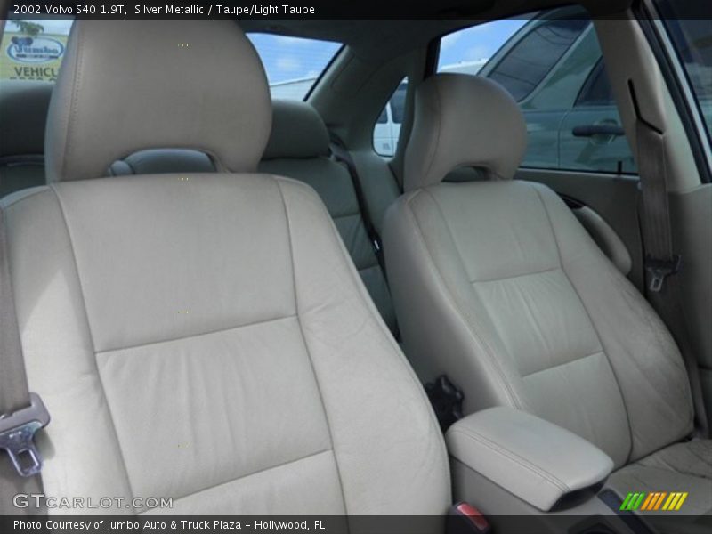 Silver Metallic / Taupe/Light Taupe 2002 Volvo S40 1.9T