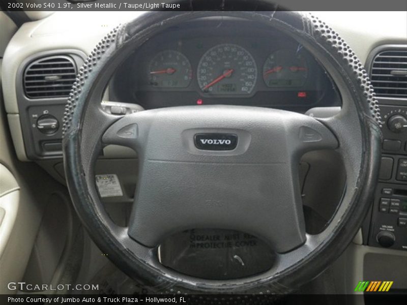 Silver Metallic / Taupe/Light Taupe 2002 Volvo S40 1.9T