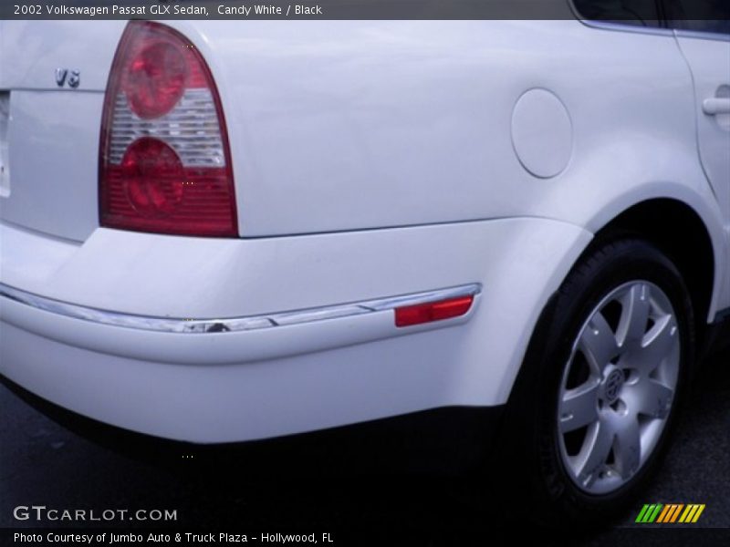 Candy White / Black 2002 Volkswagen Passat GLX Sedan