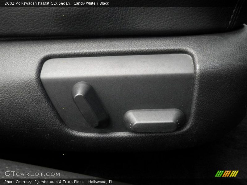 Candy White / Black 2002 Volkswagen Passat GLX Sedan