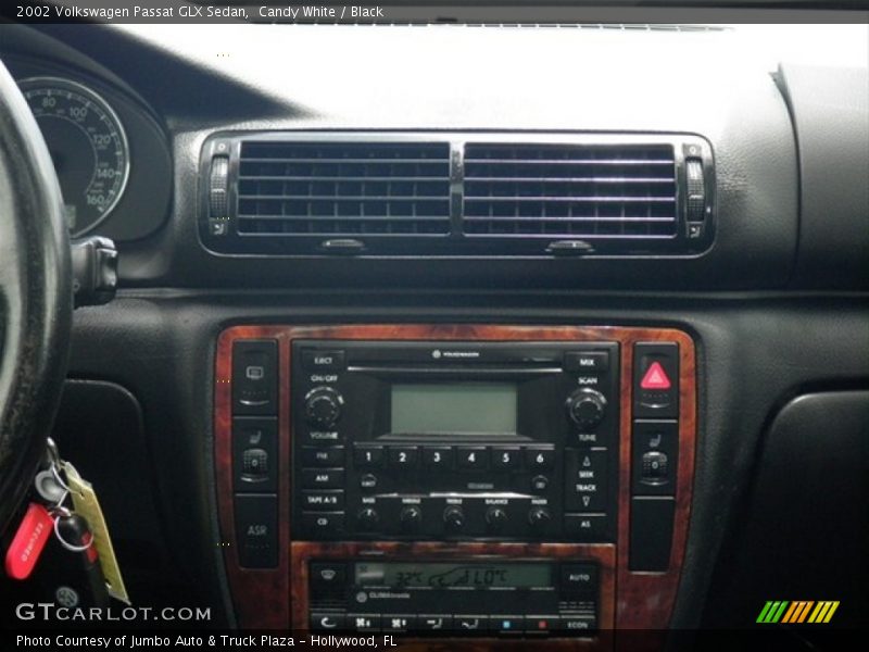 Candy White / Black 2002 Volkswagen Passat GLX Sedan