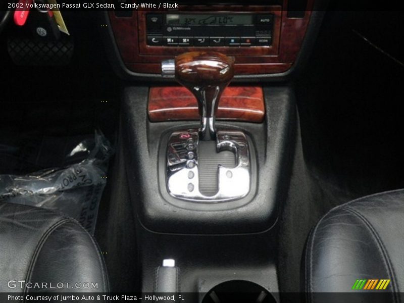 Candy White / Black 2002 Volkswagen Passat GLX Sedan