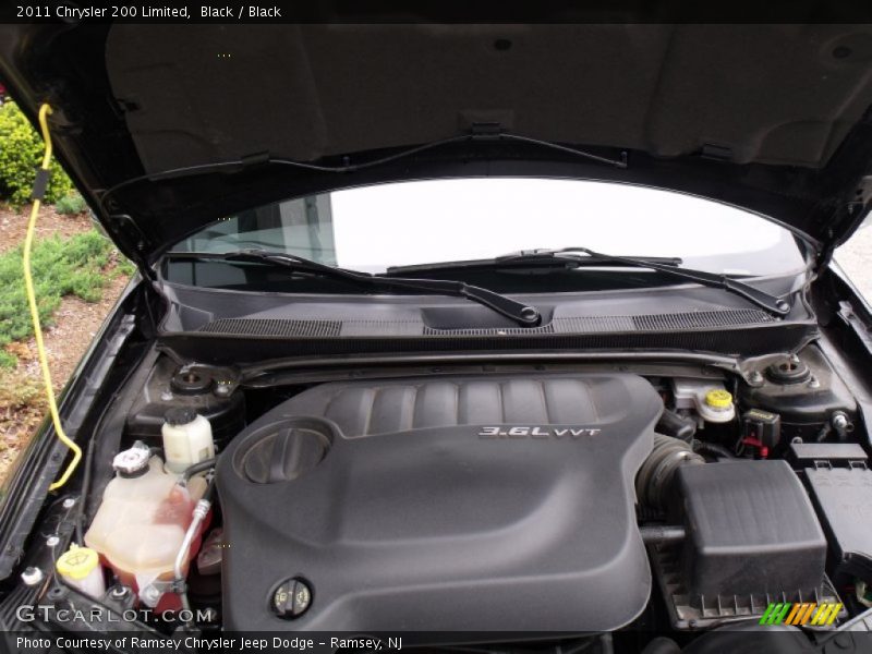 Black / Black 2011 Chrysler 200 Limited