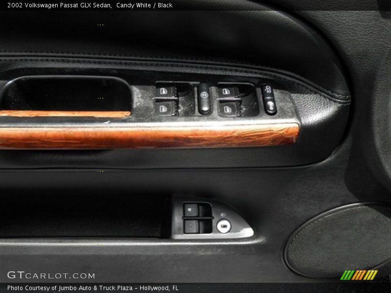 Candy White / Black 2002 Volkswagen Passat GLX Sedan