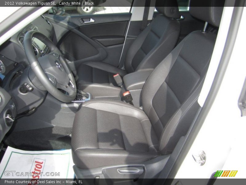 Candy White / Black 2012 Volkswagen Tiguan SE