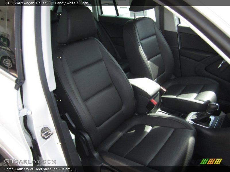 Candy White / Black 2012 Volkswagen Tiguan SE