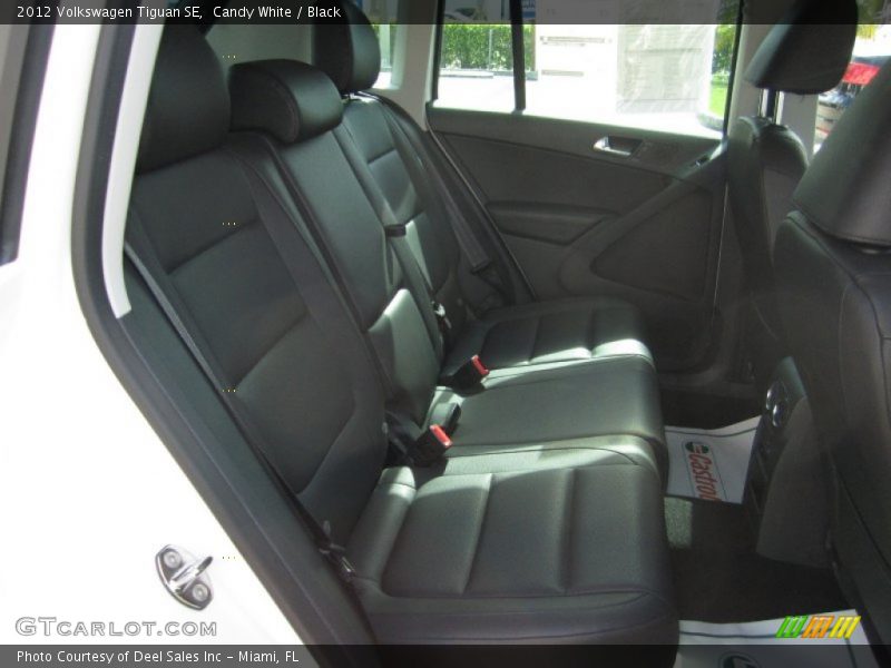 Candy White / Black 2012 Volkswagen Tiguan SE