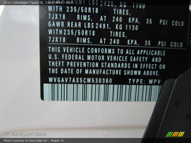 Candy White / Black 2012 Volkswagen Tiguan SE