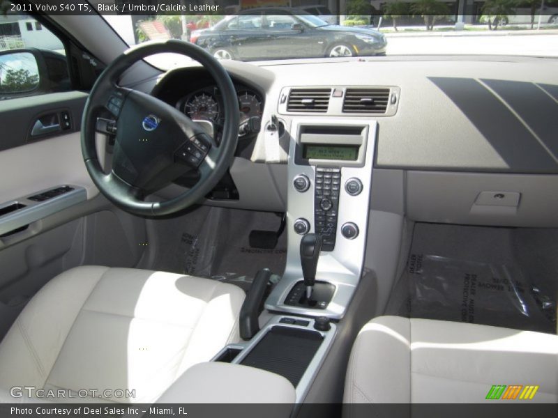 Black / Umbra/Calcite Leather 2011 Volvo S40 T5