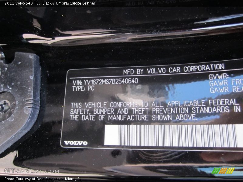 Black / Umbra/Calcite Leather 2011 Volvo S40 T5