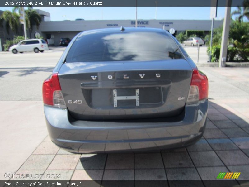 Titanium Grey Metallic / Quartz 2009 Volvo S40 2.4i