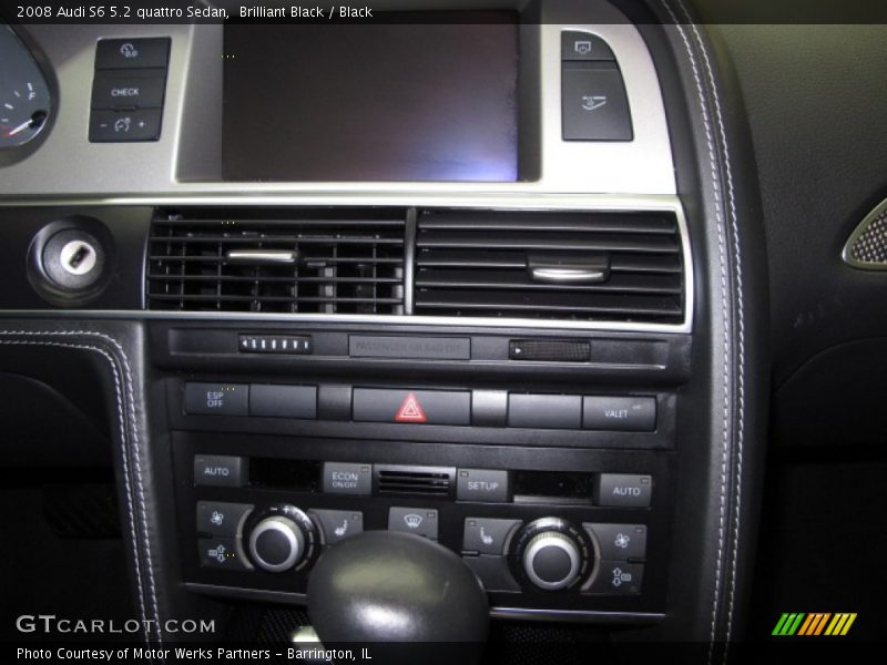 Controls of 2008 S6 5.2 quattro Sedan