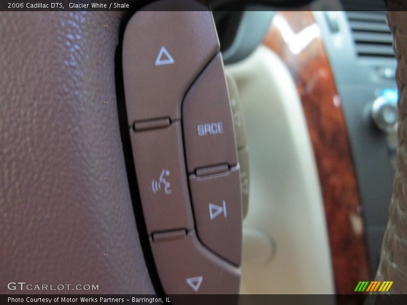 Glacier White / Shale 2006 Cadillac DTS