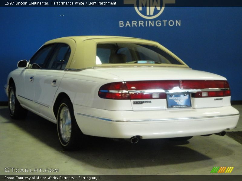 Performance White / Light Parchment 1997 Lincoln Continental
