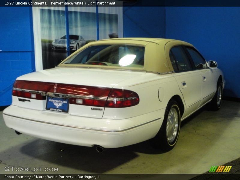 Performance White / Light Parchment 1997 Lincoln Continental