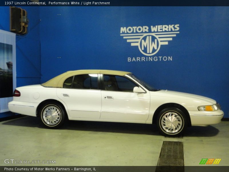 Performance White / Light Parchment 1997 Lincoln Continental
