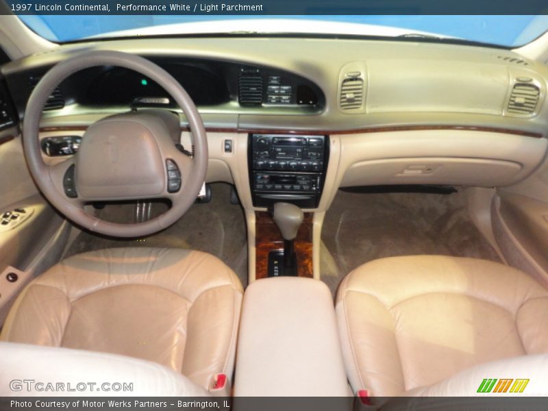Performance White / Light Parchment 1997 Lincoln Continental