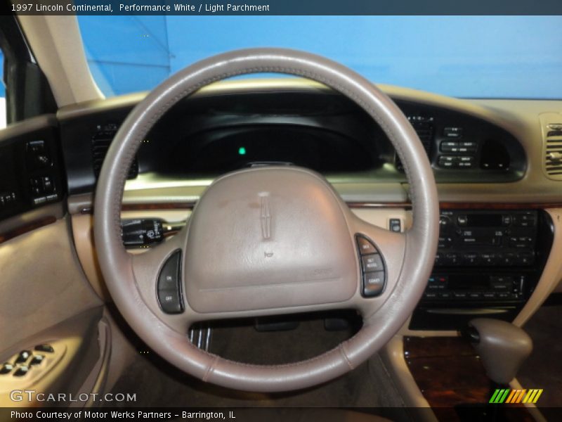 Performance White / Light Parchment 1997 Lincoln Continental