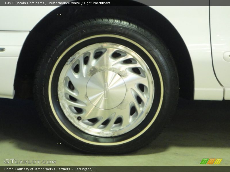 Performance White / Light Parchment 1997 Lincoln Continental
