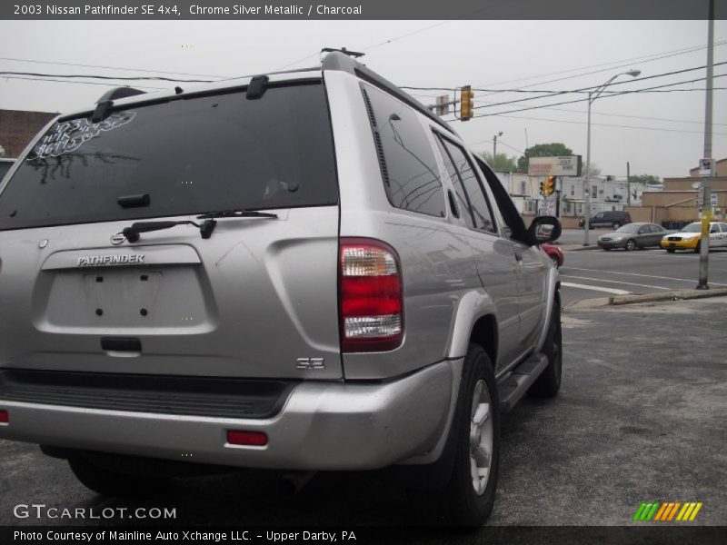 Chrome Silver Metallic / Charcoal 2003 Nissan Pathfinder SE 4x4
