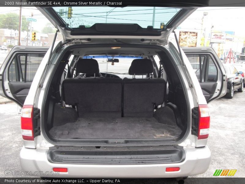 Chrome Silver Metallic / Charcoal 2003 Nissan Pathfinder SE 4x4