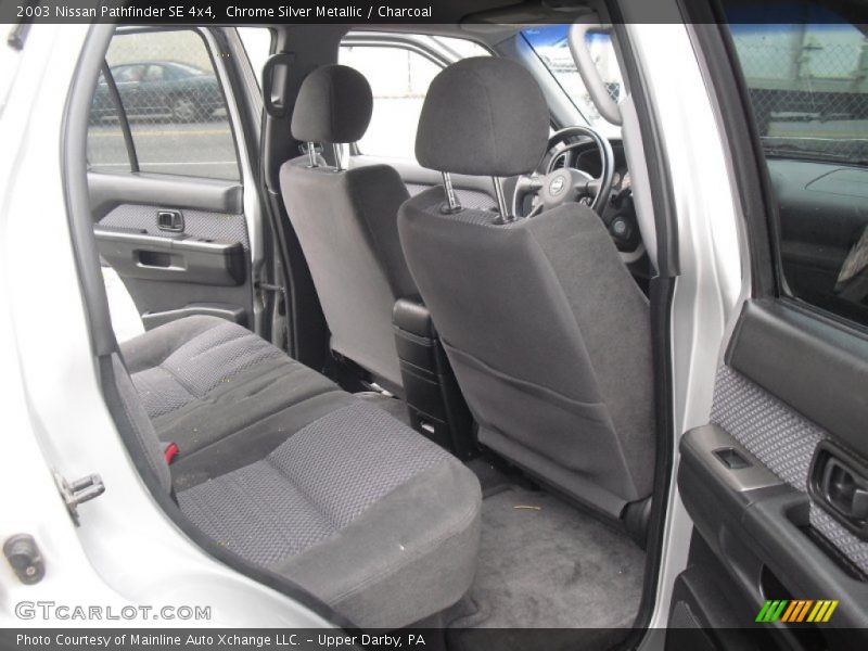 Chrome Silver Metallic / Charcoal 2003 Nissan Pathfinder SE 4x4