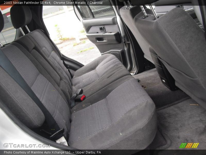 Chrome Silver Metallic / Charcoal 2003 Nissan Pathfinder SE 4x4