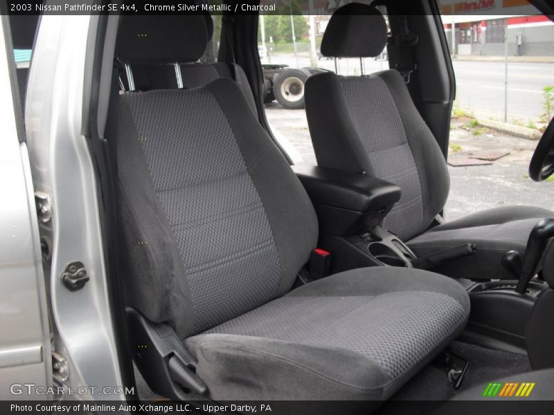 Chrome Silver Metallic / Charcoal 2003 Nissan Pathfinder SE 4x4