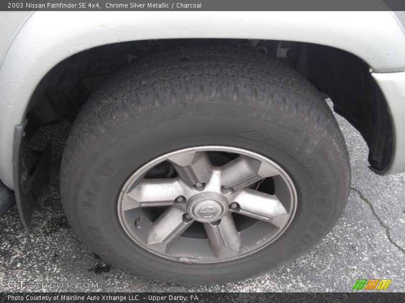 Chrome Silver Metallic / Charcoal 2003 Nissan Pathfinder SE 4x4