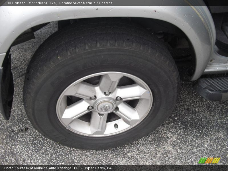 Chrome Silver Metallic / Charcoal 2003 Nissan Pathfinder SE 4x4