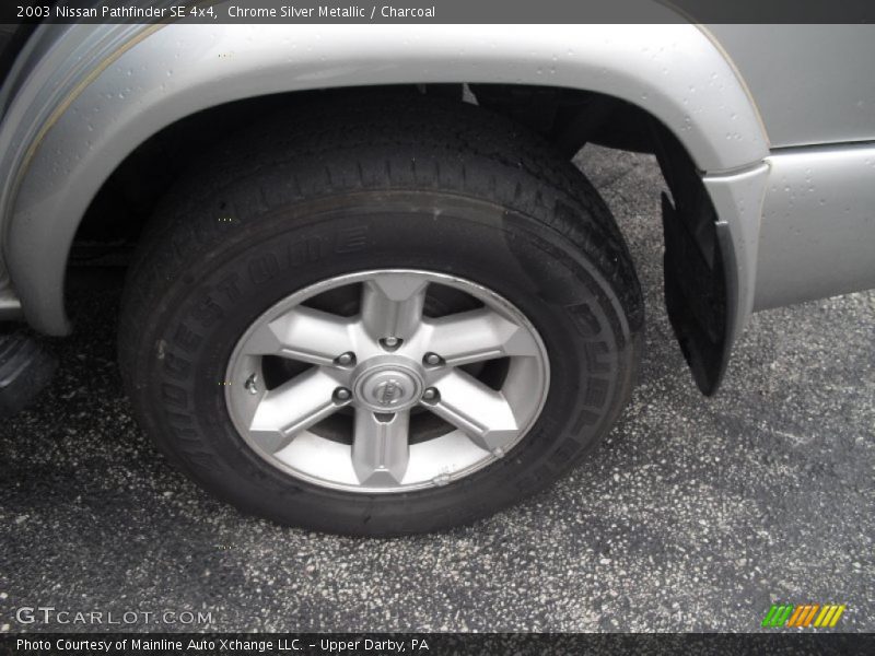 Chrome Silver Metallic / Charcoal 2003 Nissan Pathfinder SE 4x4